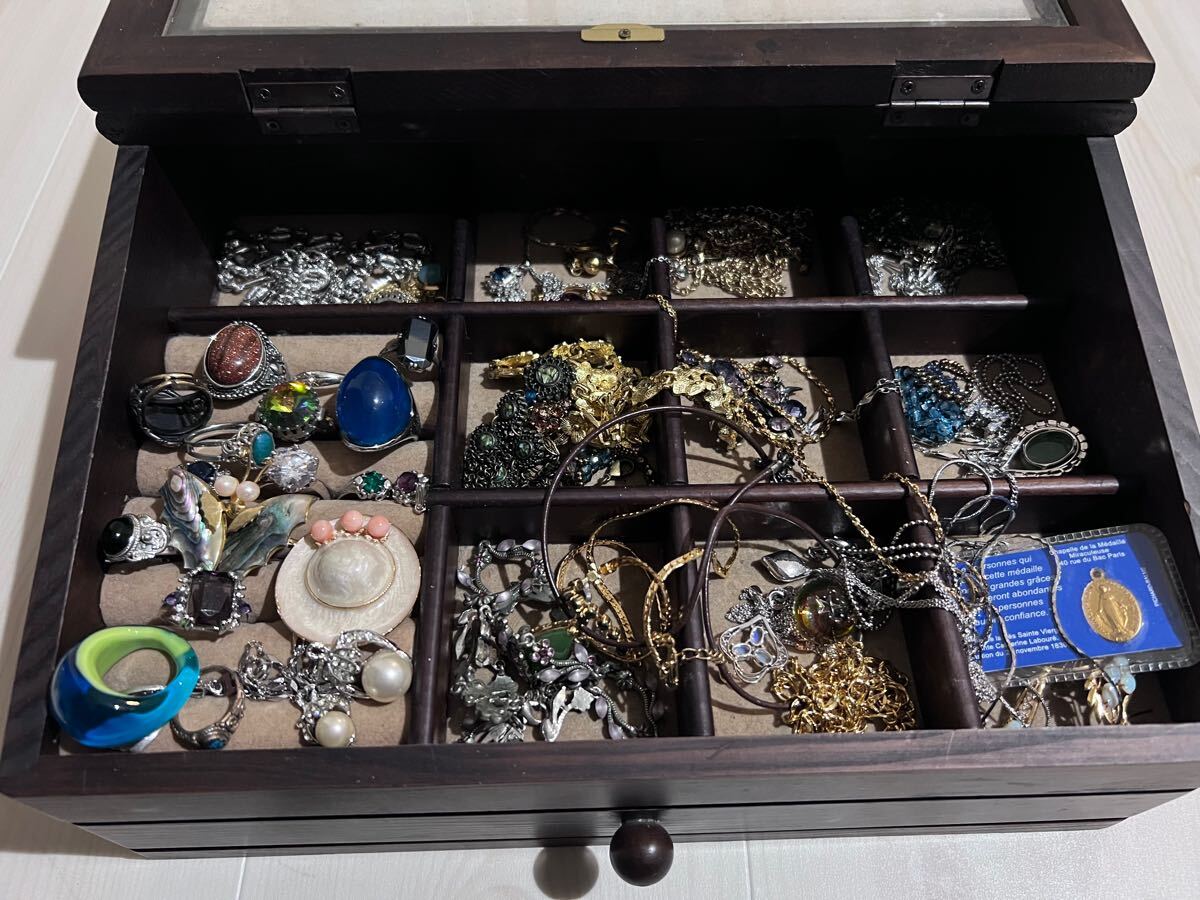 遺品整理 アクセサリーボックス イミテーションまとめて 色々刻印あり