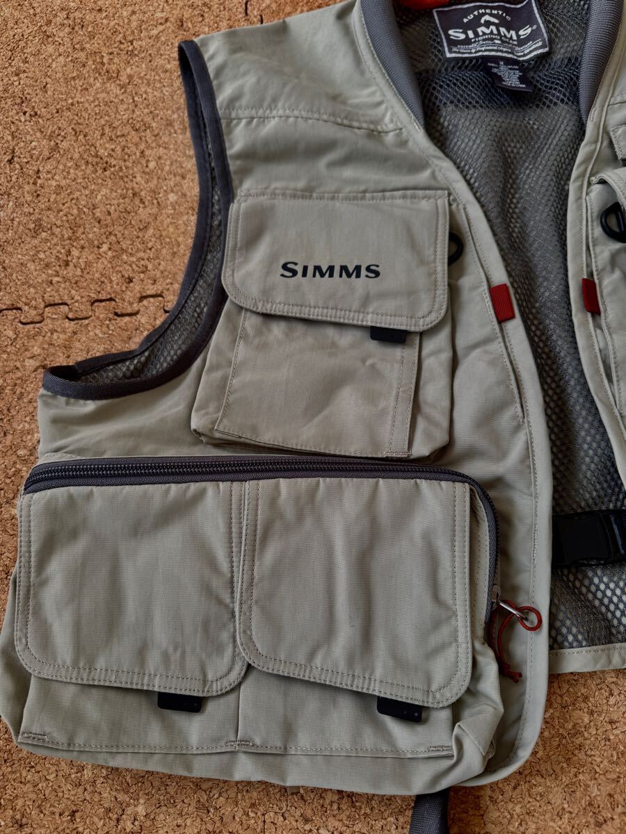美品 SIMMS シムス フィッシングベスト ベージュ Mサイズ メッシュ