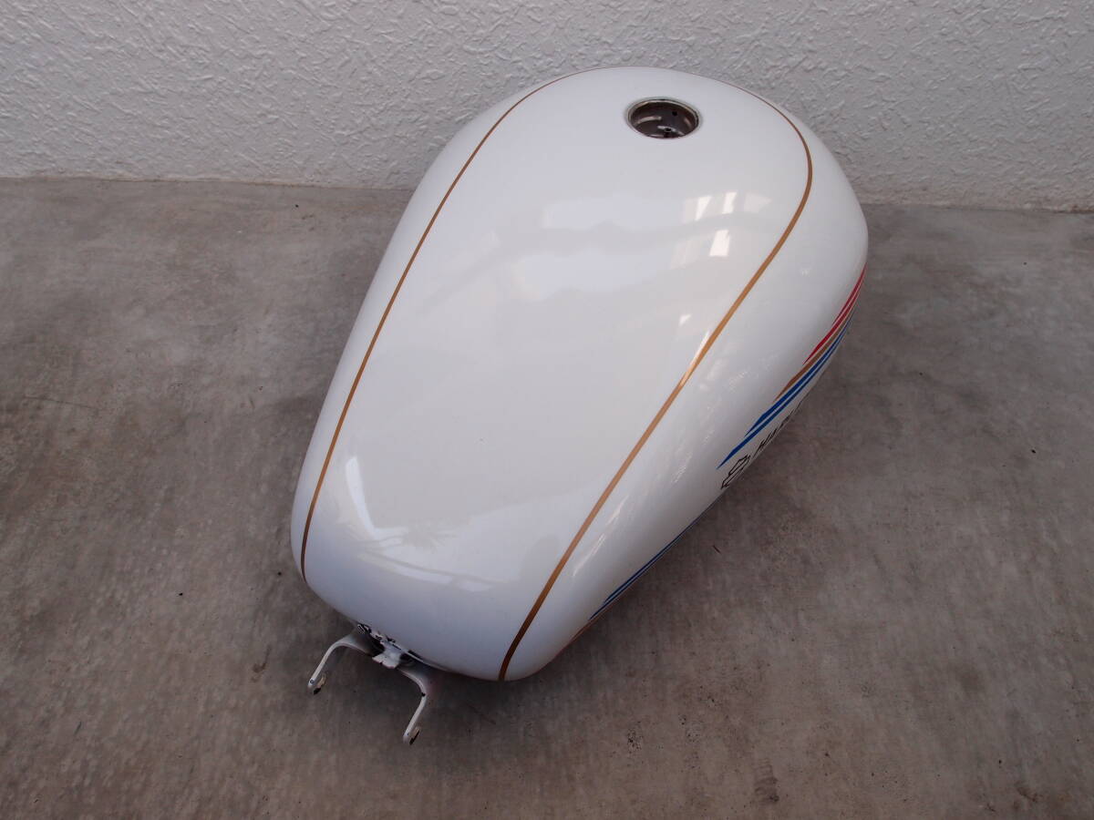 ガソリンタンク スポーツスター ハーレー 純正タンク 未使用品 '04
