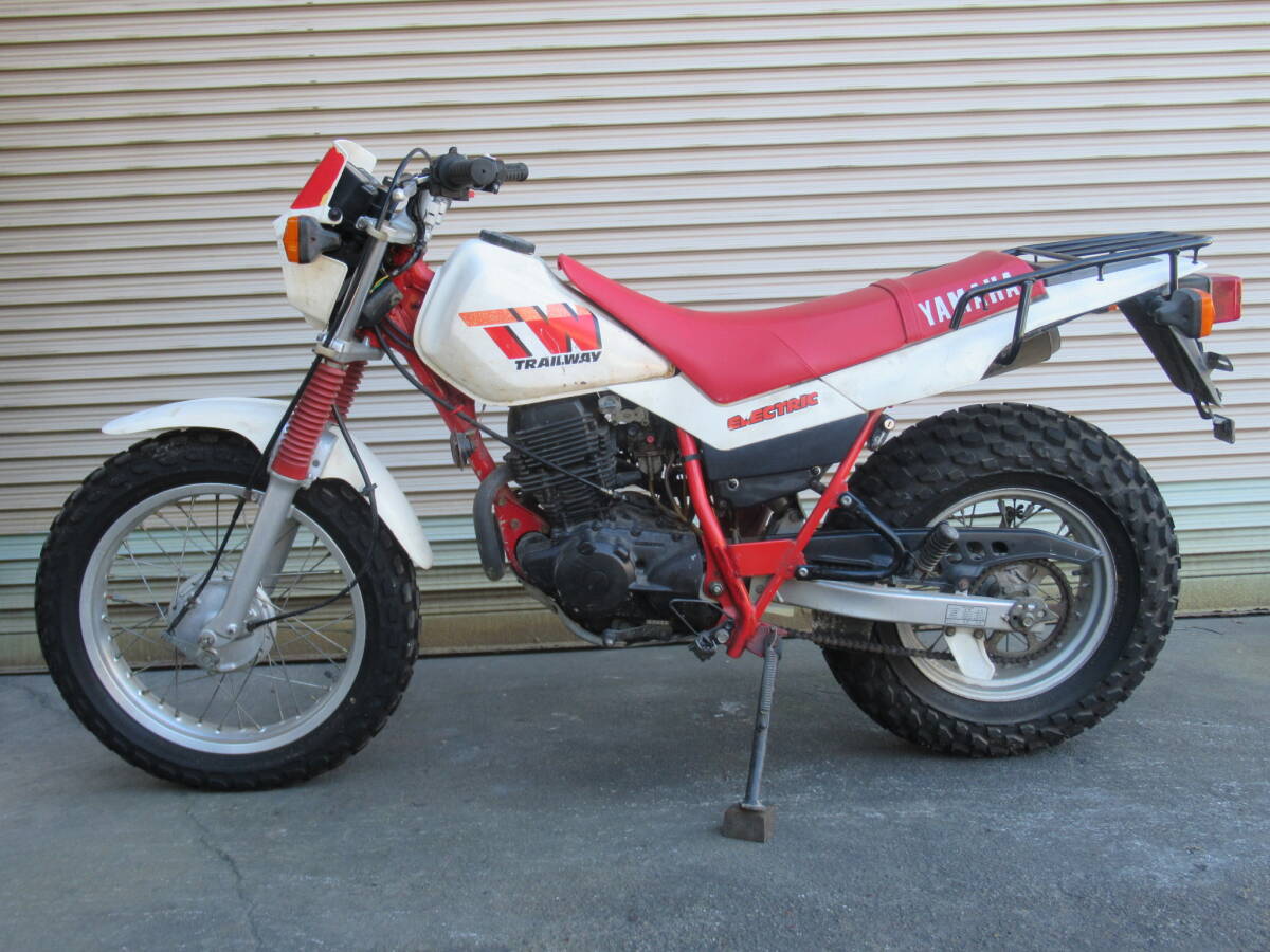 TW200 2JL 実働 初期型 1987 チャピィレッド 書付き 角ライト