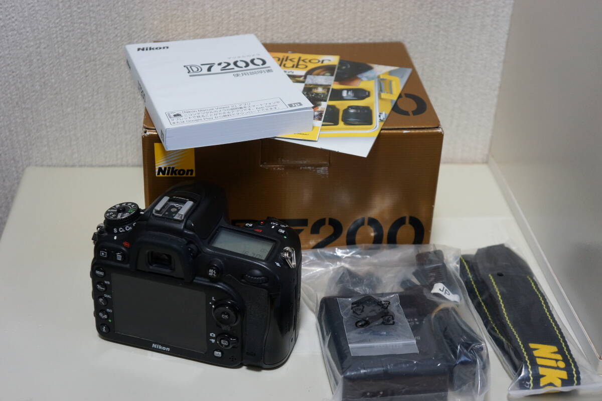 ニコン Nikon デジタル一眼レフ D7200(訳あり) 【公式通販】
