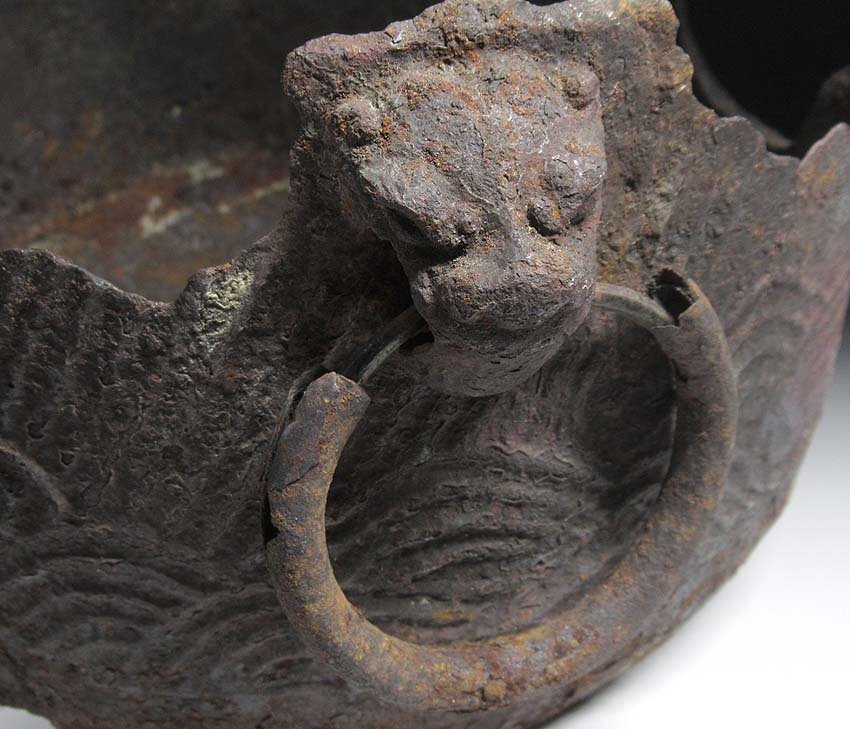 緑屋s■ 時代物　古鉄　窶れ やつれ 風炉　木箱　残欠 茶道具　i9/2-6027/21-4#120