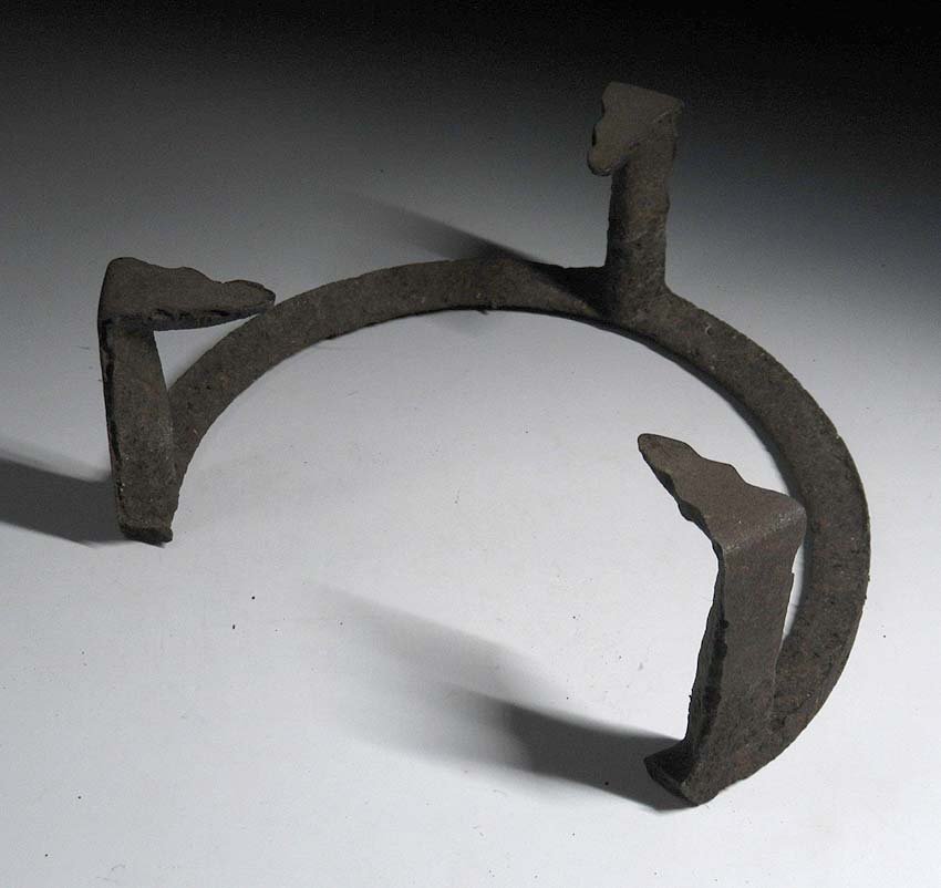 緑屋s■ 時代物　古鉄　窶れ やつれ 風炉　木箱　残欠 茶道具　i9/2-6027/21-4#120