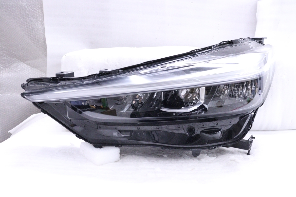 51-2301★美品★LED RV5 ヴェゼルeHEV★左ヘッドライト STANLEY W5884 打刻:J3 ASSY ブラック 純正★ホンダ (UK) ヴェゼル RV5 e:HEV W5884 [最大P33.5倍] VEZELブルー