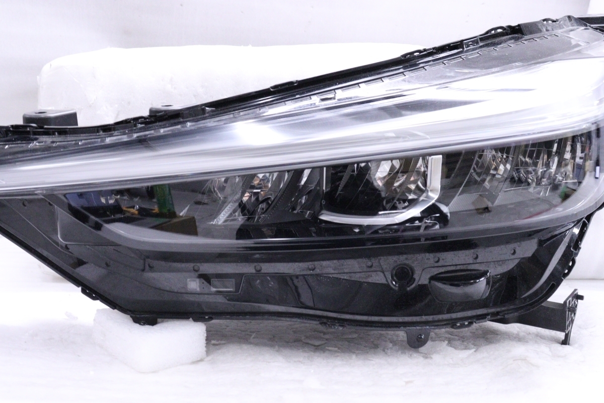 51-2301★美品★LED RV5 ヴェゼルeHEV★左ヘッドライト STANLEY W5884 打刻:J3 ASSY ブラック 純正★ホンダ (UK) ヴェゼル RV5 e:HEV W5884 [最大P33.5倍] VEZELブルー