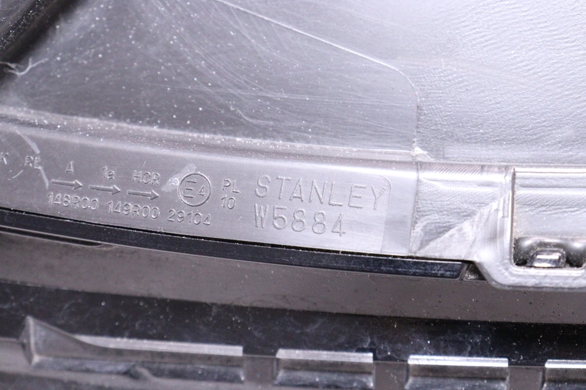 51-2301★美品★LED RV5 ヴェゼルeHEV★左ヘッドライト STANLEY W5884 打刻:J3 ASSY ブラック 純正★ホンダ (UK) ヴェゼル RV5 e:HEV W5884 [最大P33.5倍] VEZELブルー