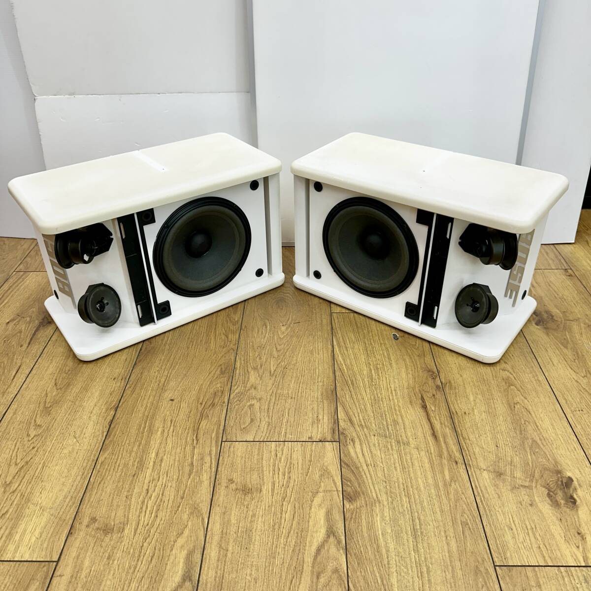 H2247 BOSE ボーズ 301-AV MONITOR スピーカー ペア ホワイト サラン