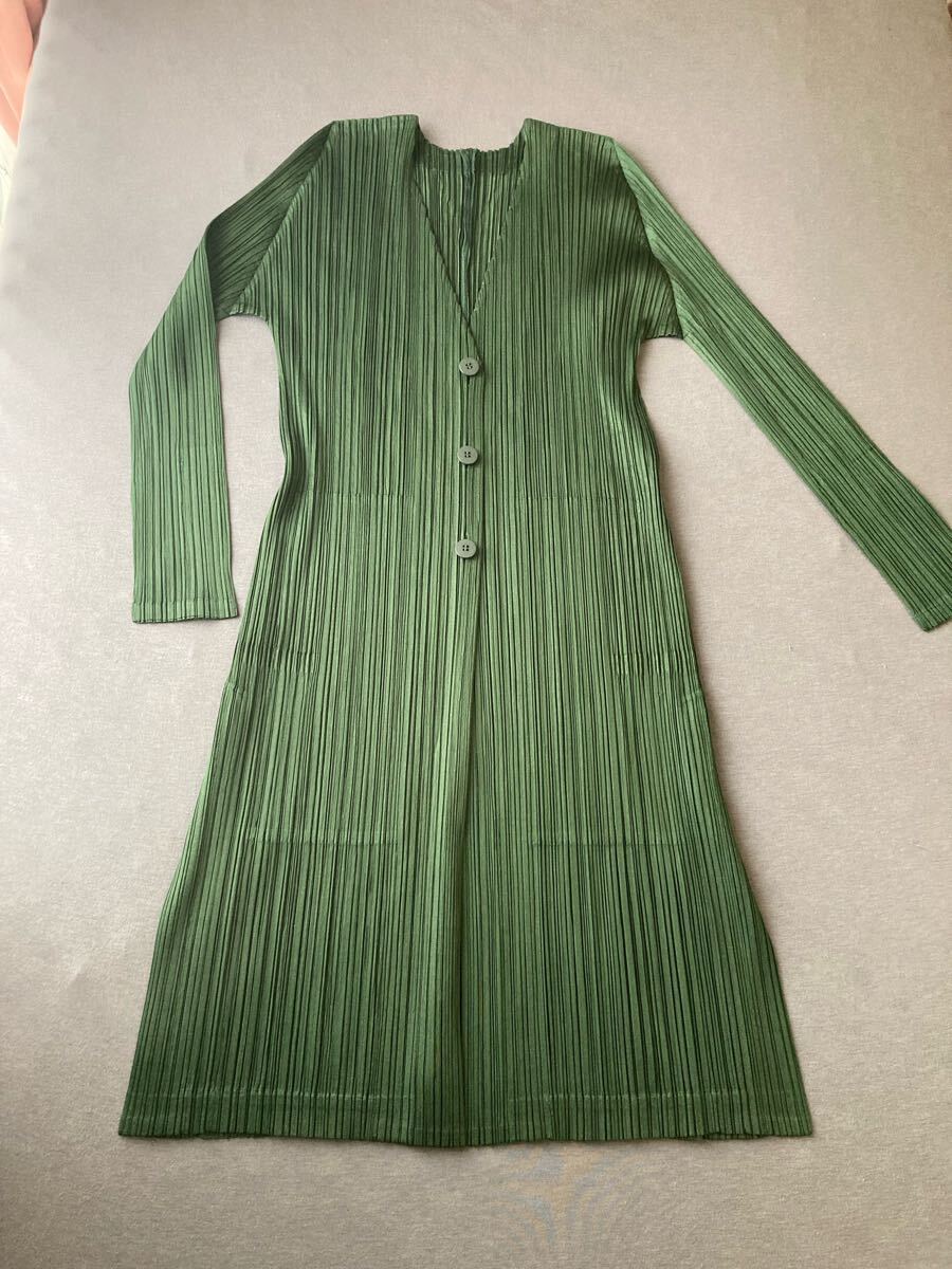 PLEASE PLEATS ISSEY MIYAKE（グリーン・カーキ⁄緑色系）のフリマ