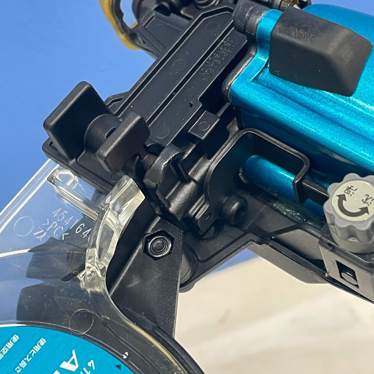 はさはわ ω未使用品【MAKITA マキタ 41mm高圧エアビス打ち機 AR411HRM エア工具