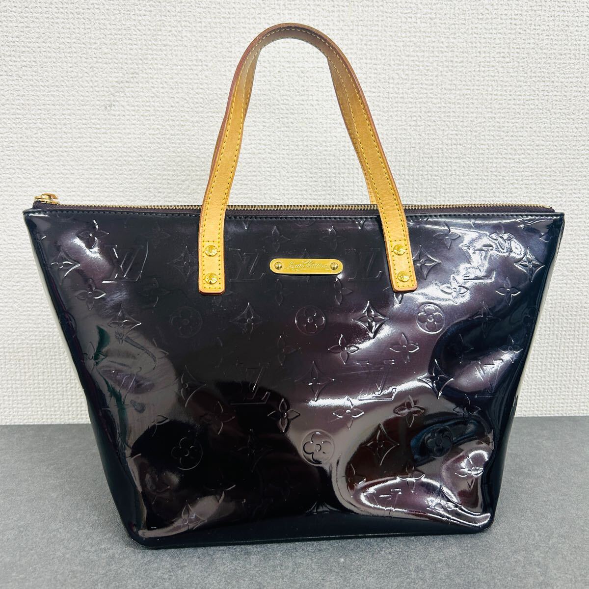 LOUIS VUITTON ルイヴィトン ベルビューPM_モノグラムヴェルニ 