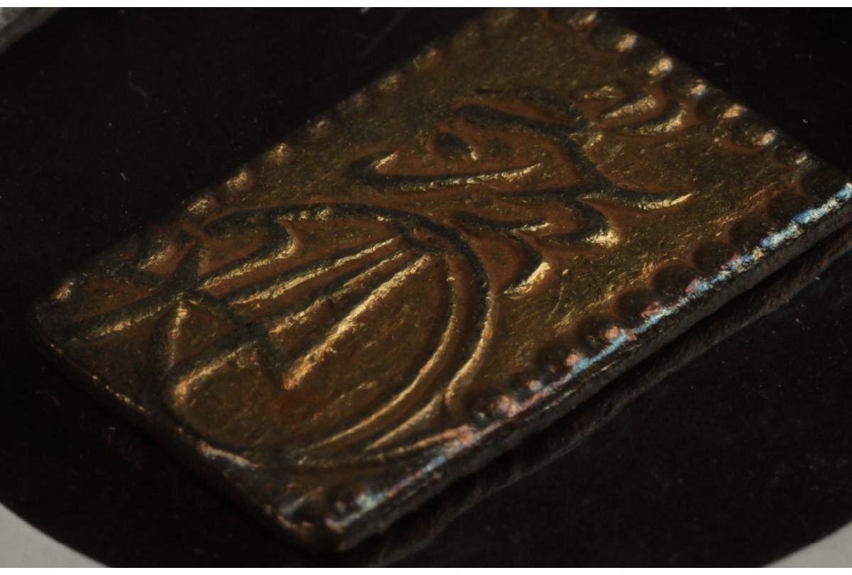URA]明治二分金/総重量5.37g/7-2-37 (検索)骨董/金貨/明治/貨幣/古銭