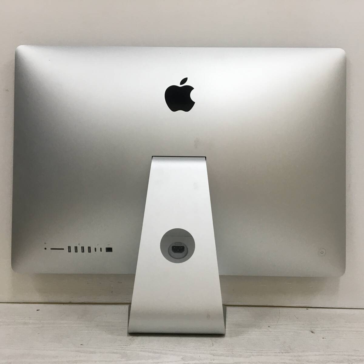 Apple iMac 27-inch Retina 5K Desktop MK472LL/A - Intel Core i5 3.2GHz, 16GB RAM, 512GB SSD - Silver (Renewed