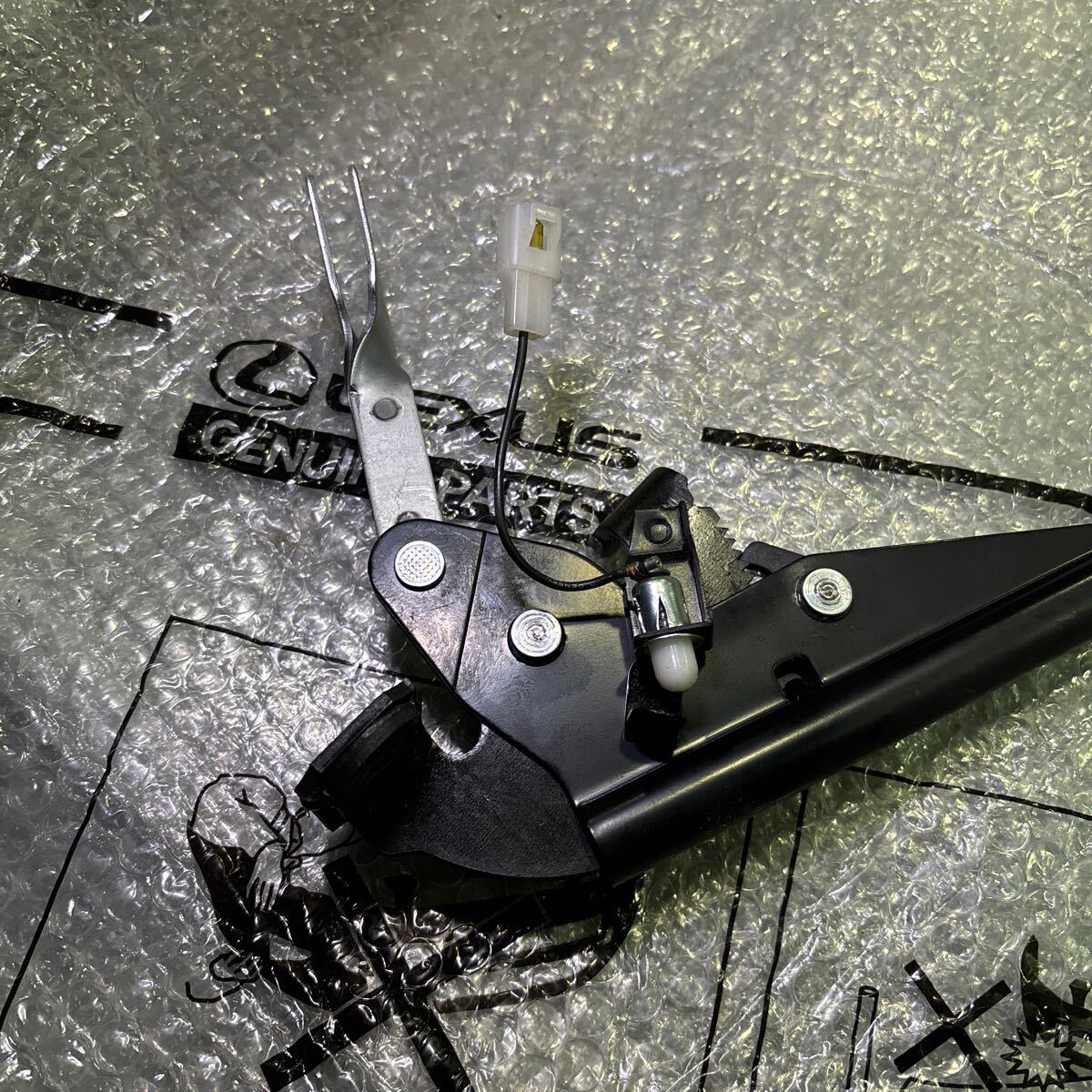 aa6pa マツダ　オートザム　キャロル　サイドブレーキ　ハンドブレーキ　ピン　カラー付き　美品_4