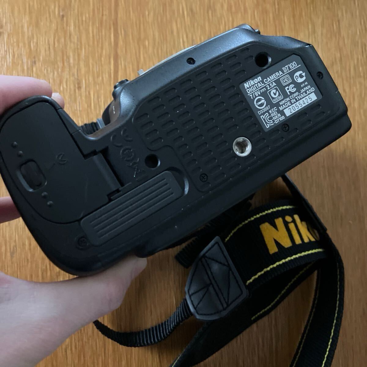 美品 Nikon ニコン D7100 デジタル一眼レフ AF-S NIKKOR 18-105mm 3.5-5.6G ED 本体＋レンズセット 他備品あり_5