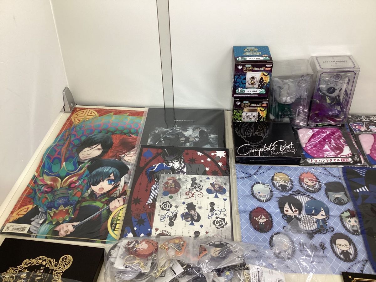 12 D【現状】黒執事 グッズ まとめ売り アクリルチャーム ラバスト ブランケット ハンドタオル 他_2