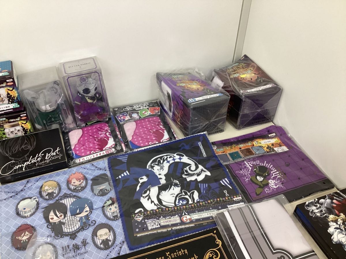 12 D【現状】黒執事 グッズ まとめ売り アクリルチャーム ラバスト ブランケット ハンドタオル 他_3