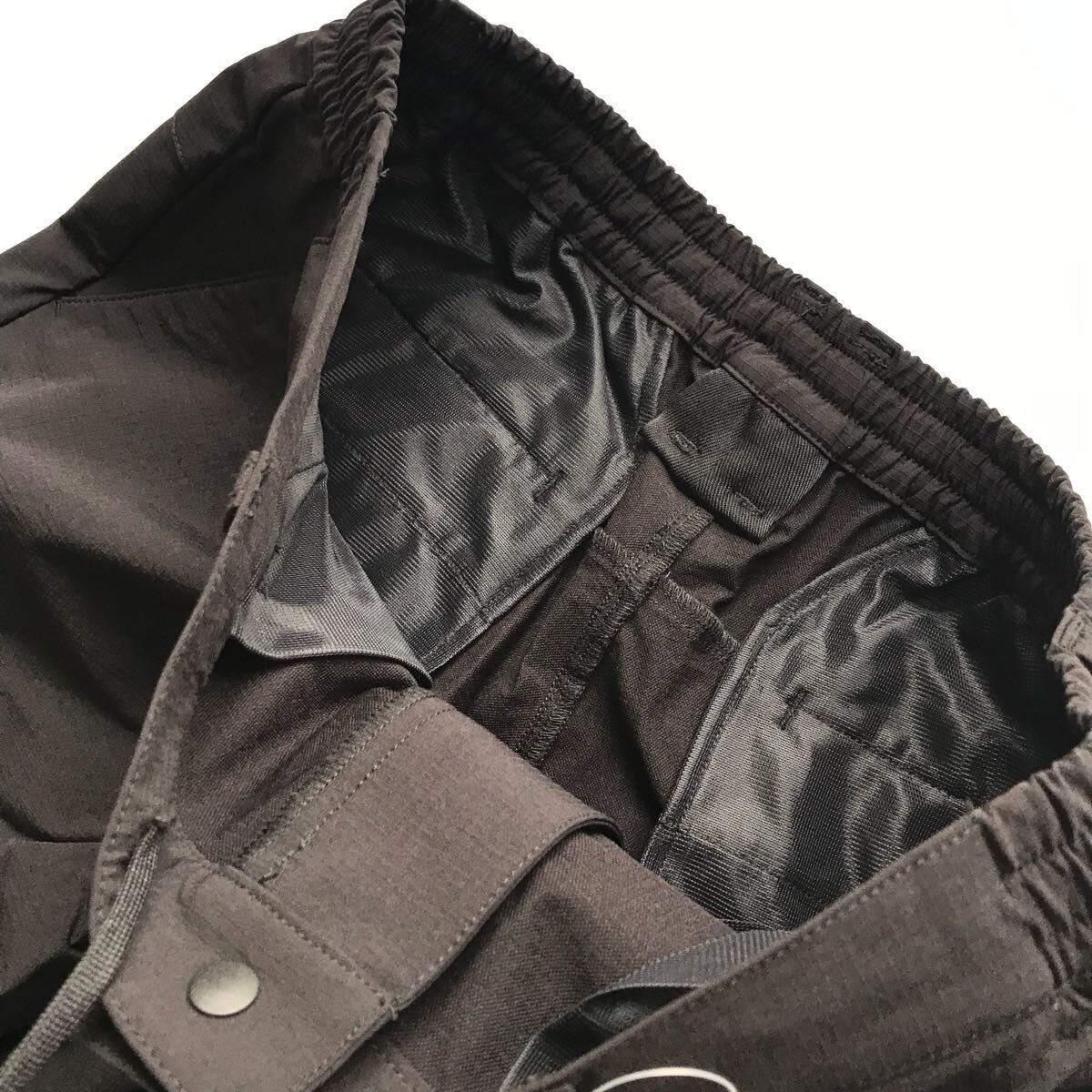 ●C394新品 【サイズ4/M】春夏 黒 定価15400円 ジャックバニー ナイロン ストレッチ テーパード パンツ Jack Bunny!! by PEARLY GATES(0)_8