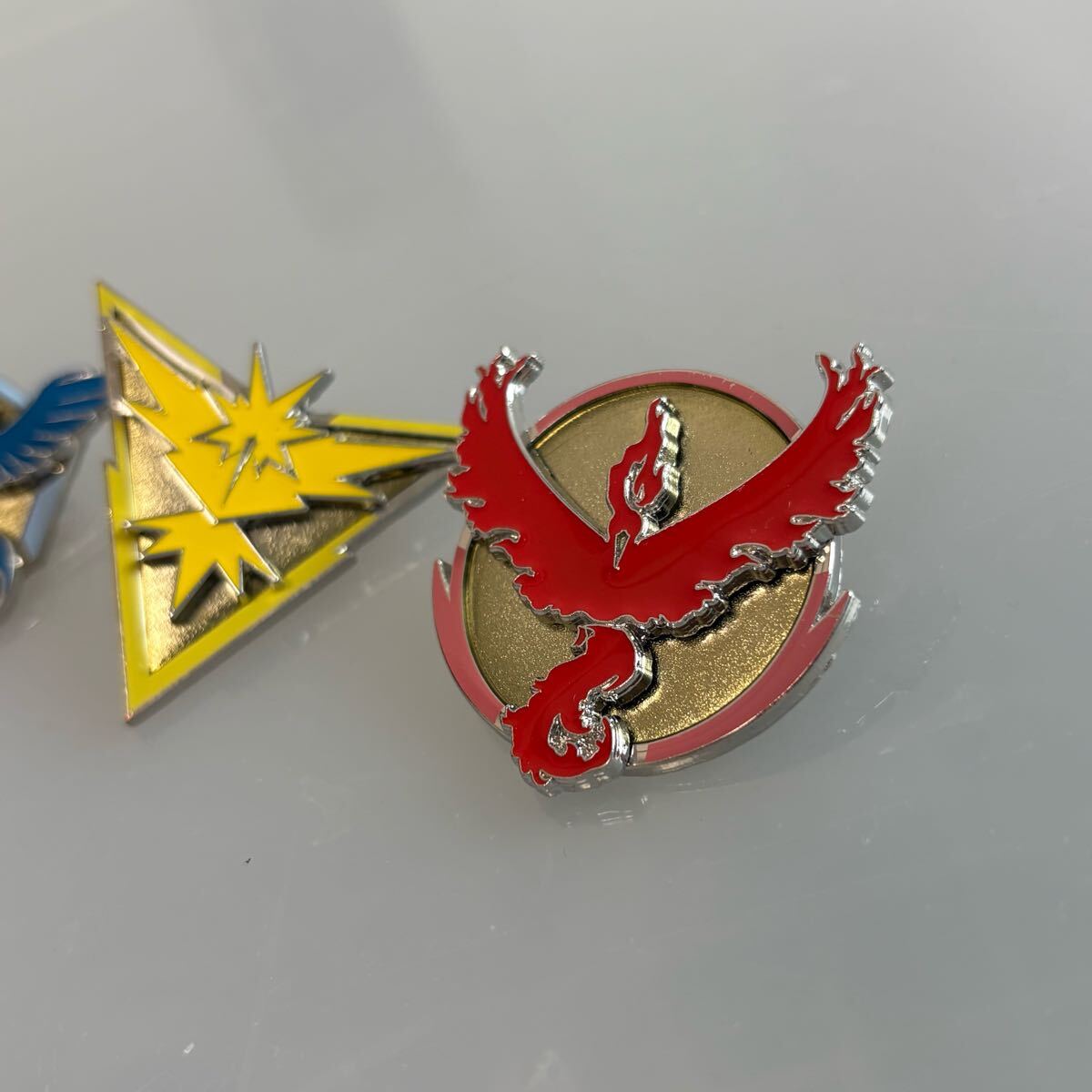 海外限定 ポケモンGO ピンバッジ フリーザー サンダー ファイヤー 金属
