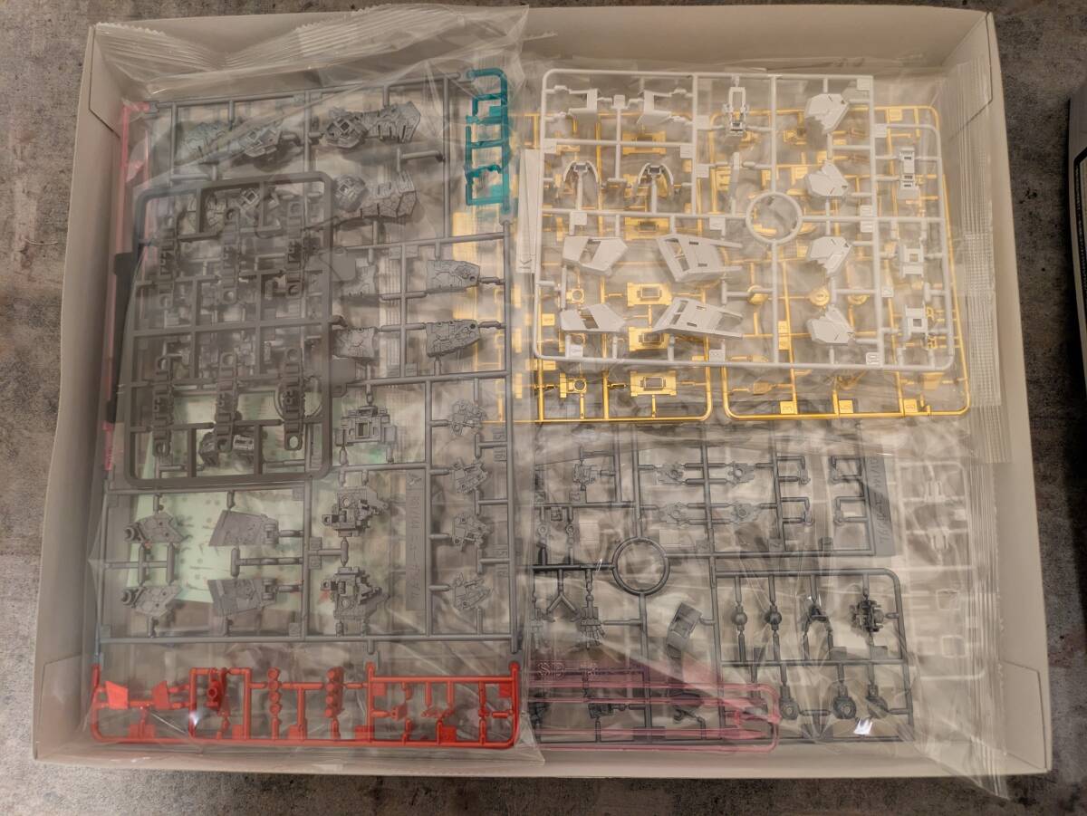 【新品未開封】ＲＧ 1/144 【ガンダムベース限定】 νガンダム［チタニウムフィニッシュ］_4