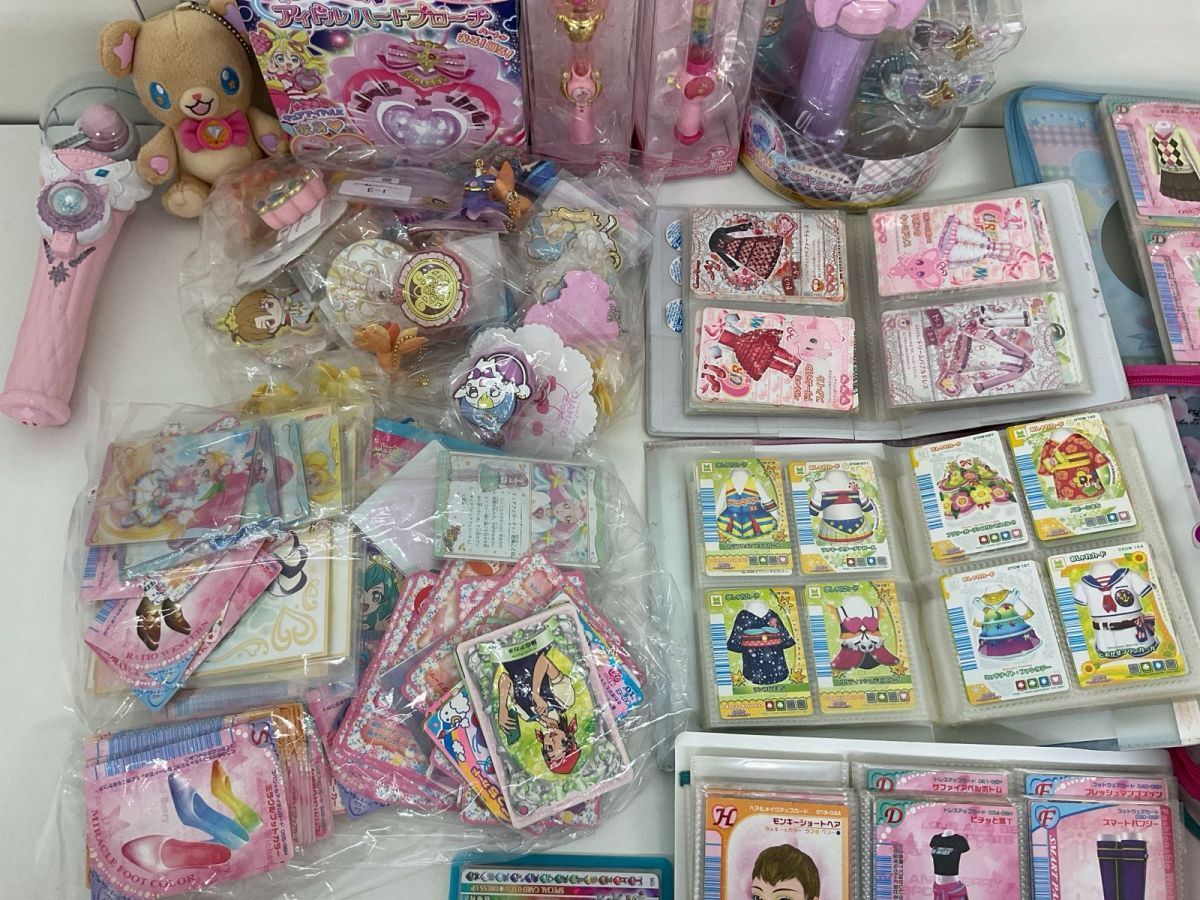 10 【現状】 女児向け グッズ まとめ売り プリキュア たまごっち 他 缶