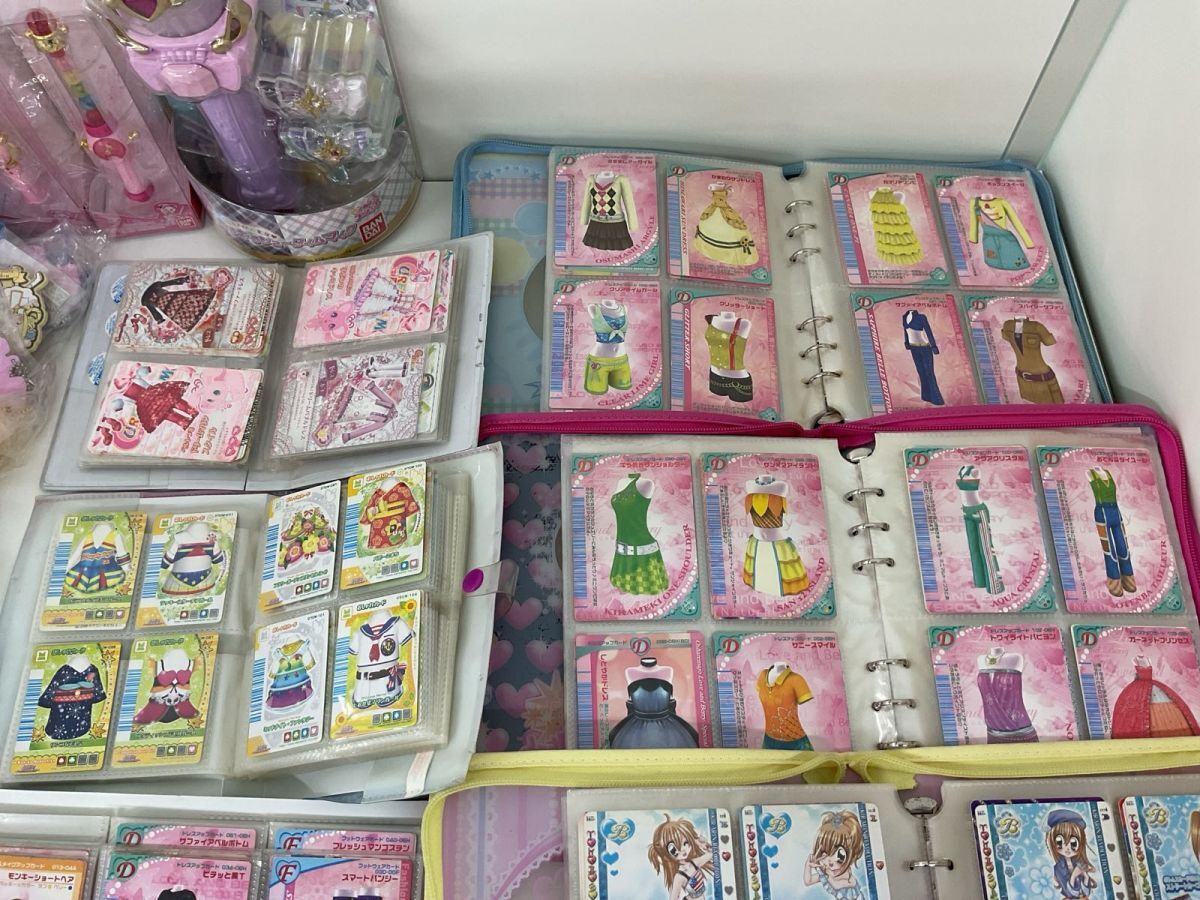 10 【現状】 女児向け グッズ まとめ売り プリキュア たまごっち 他 缶