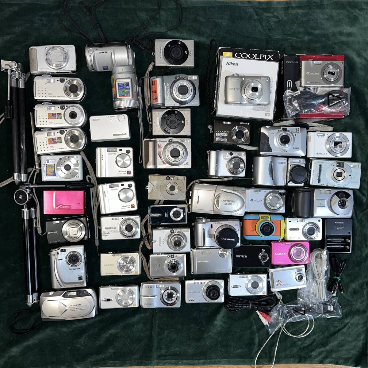 ジャンク まとめ 大量 コンパクト デジタルカメラ ソニー キヤノン IXY 富士フイルム ニコン COOLPIX まとめて #13741_1