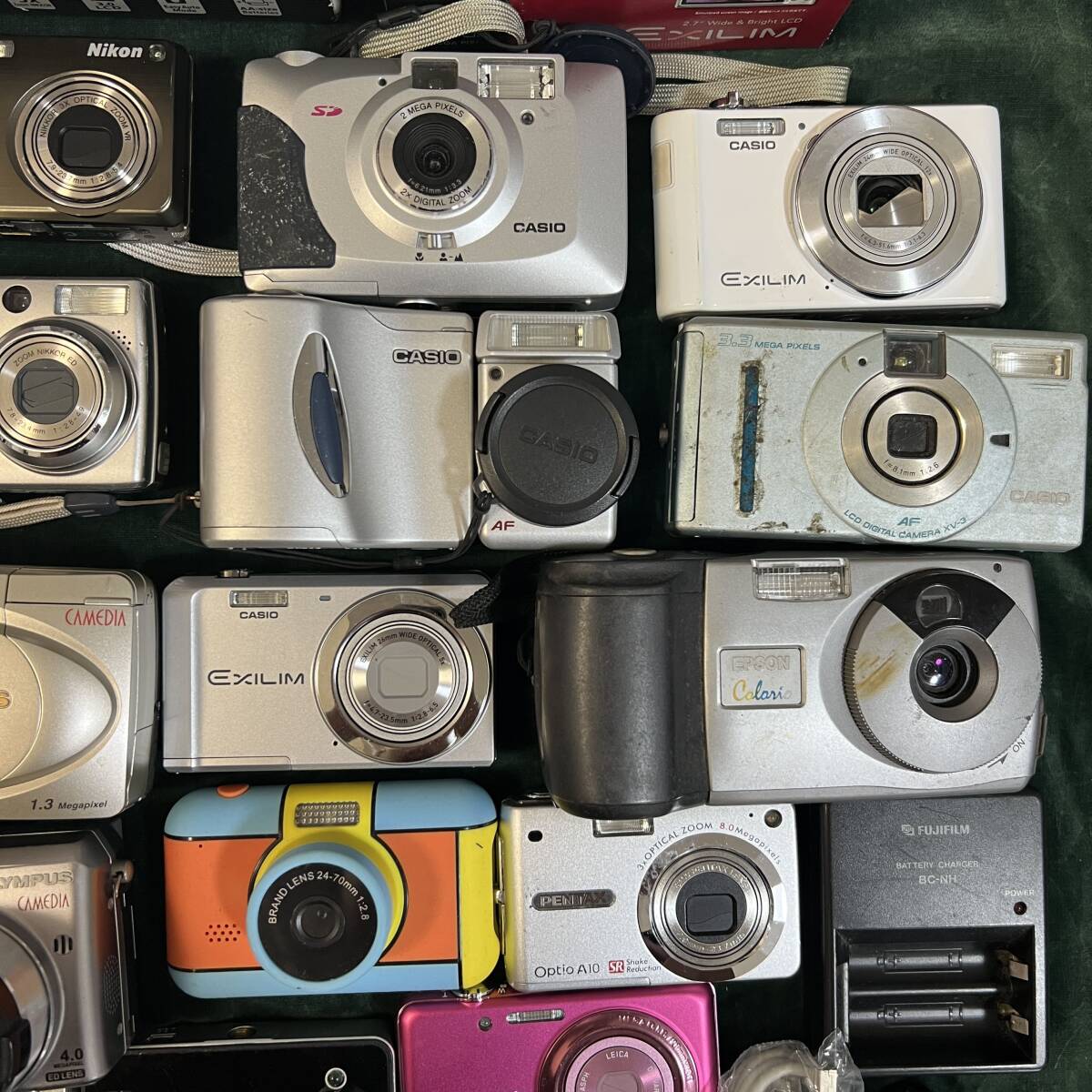 ジャンク まとめ 大量 コンパクト デジタルカメラ ソニー キヤノン IXY 富士フイルム ニコン COOLPIX まとめて #13741_9