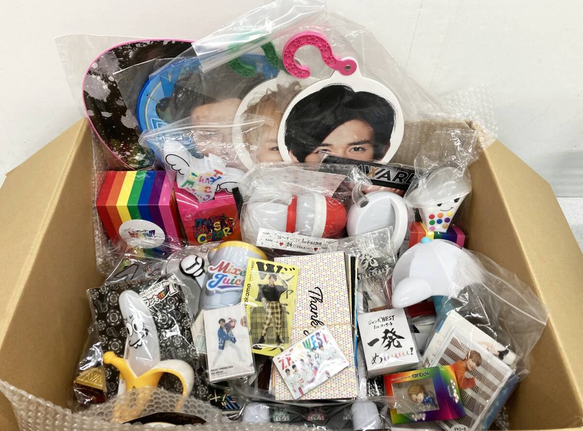 0181132S☆ ジャニーズ WEST. グッズまとめ ペンライト/うちわ/フォト