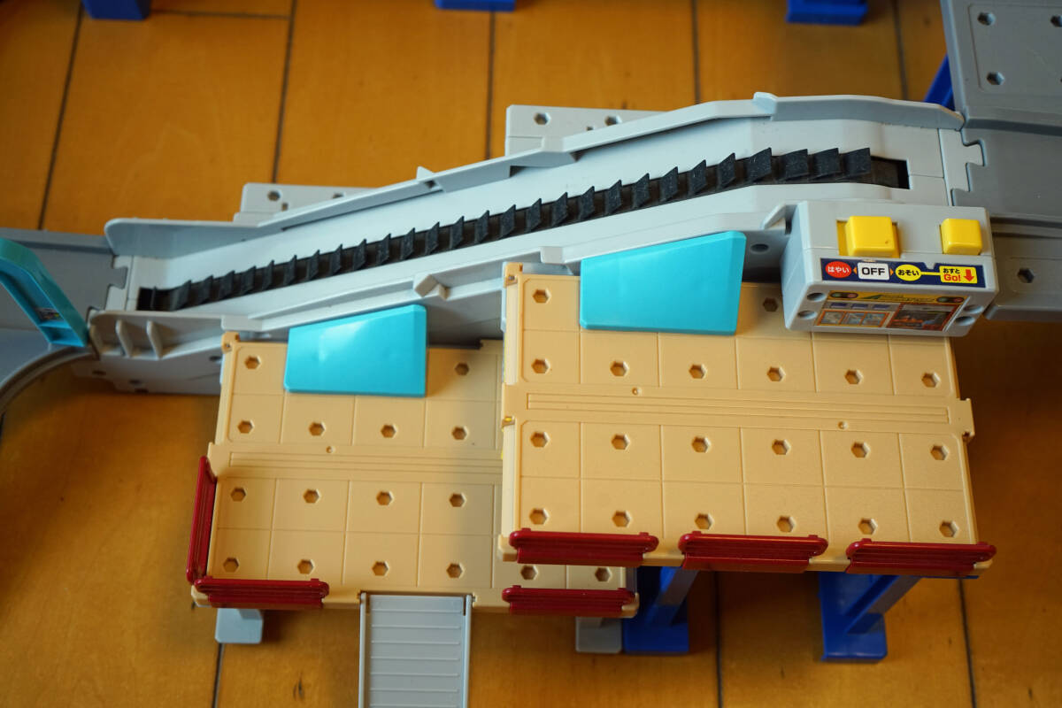 ★　送料無料　即決あり　早い者勝ち　トミカ（タカラトミー)　トミカアクション高速道路　セット　★_4