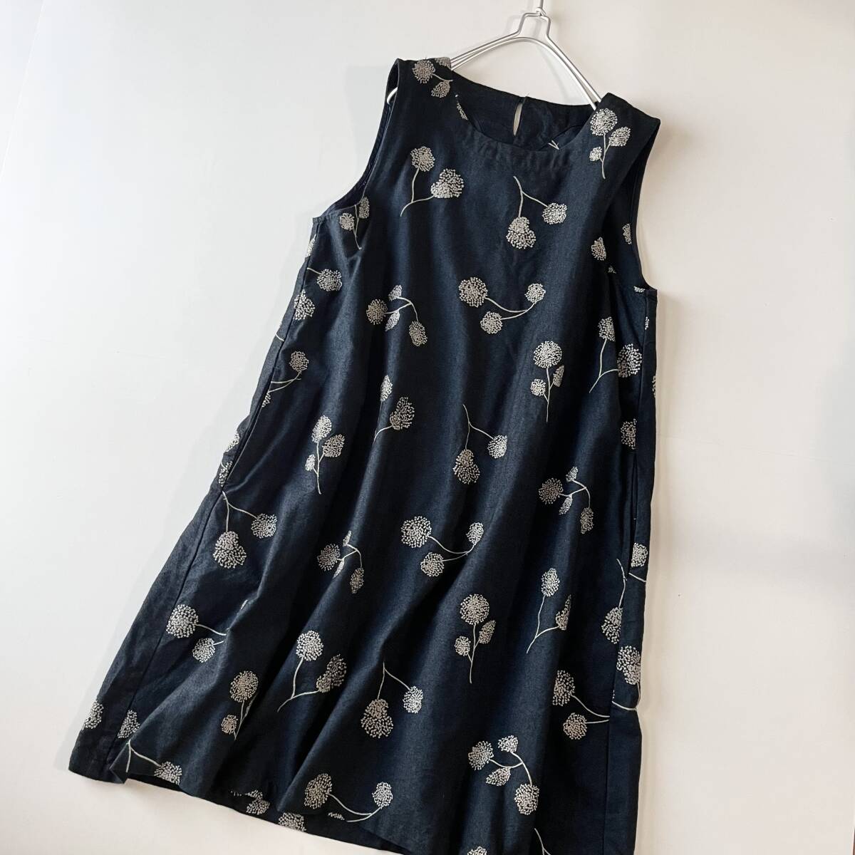 ② 極 ナチュラン扱い エリフェ ELLIFE ボタニカルフラワー 刺繍 ノースリーブ ワンピース 大きいサイズ フリー(Lサイズ)｜売買され ...