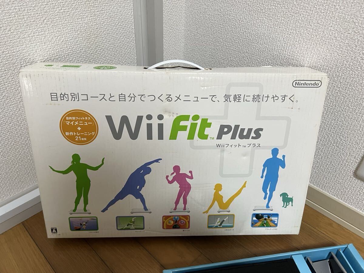Wii Nintendo Wii クロ 本体 Wiiリモコン 2つセンサーバー 説明書 付属 wii fitボード付　wii sport resort_7