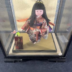 ガラスケース入り日本人形の値段と価格推移は？｜11件の売買データから