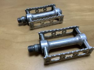 ペダル　フラット　シルバー　銀　レトロ　自転車　ロードバイク　ビンテージ
