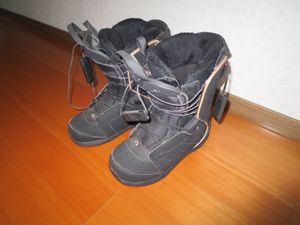 ☆サロモン　スノーーボードブーツ　24.5ｃｍ　レディース☆
