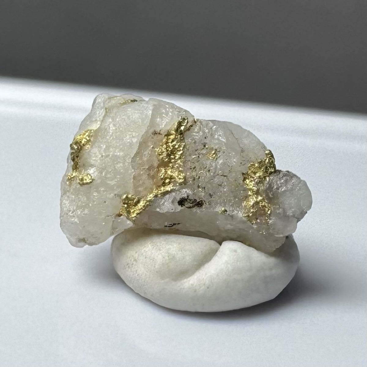 乳白色と金色の不規則な原石 奈良県産 原石 イエロー Stone) YOSHINO 最高品質大和吉野石(YAMATO コレクション