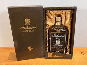 バランタイン 12年の平均価格は2,419円｜ウイスキーの価格相場・買取価格