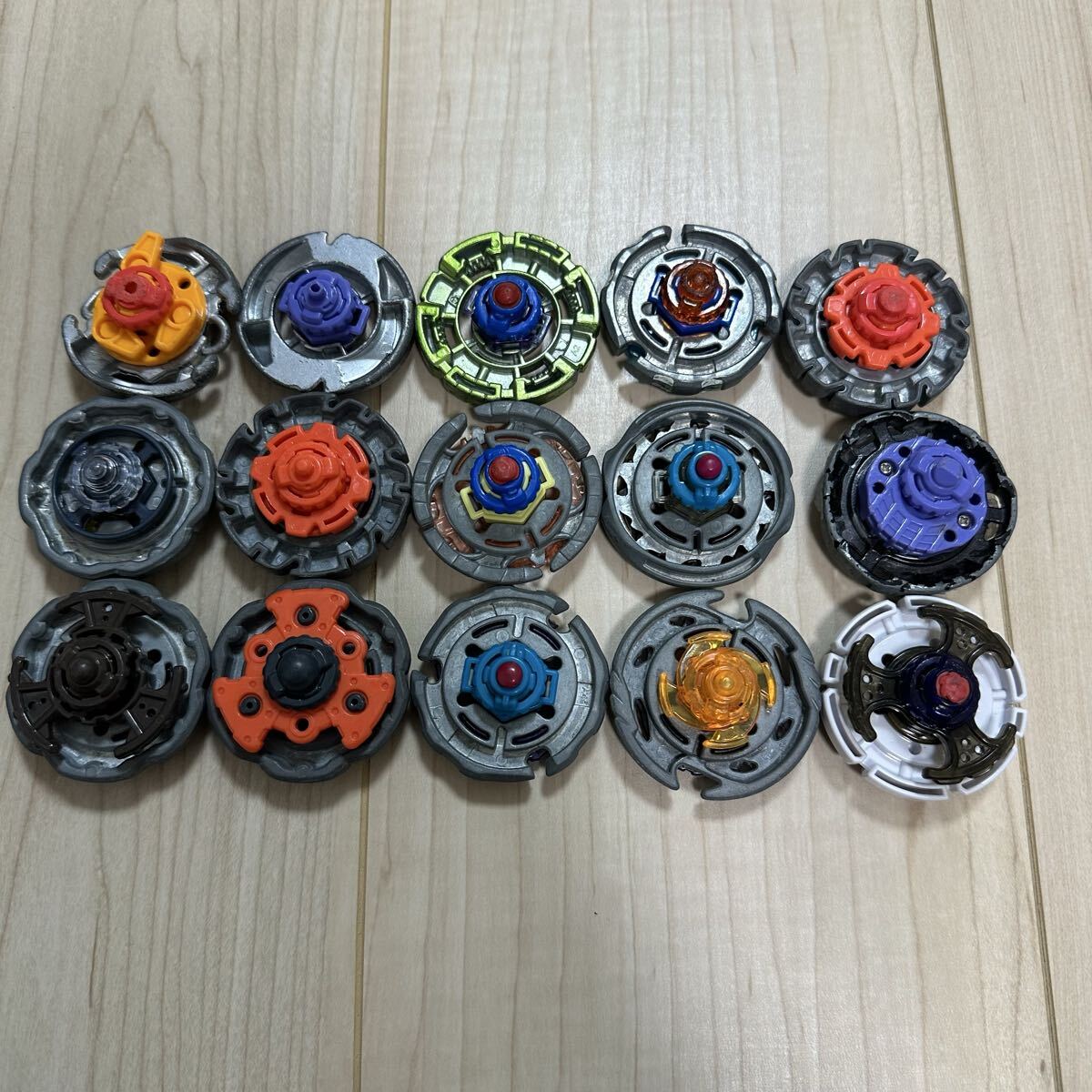 1円スタート メタルファイトベイブレード 30個セット ランチャーセット