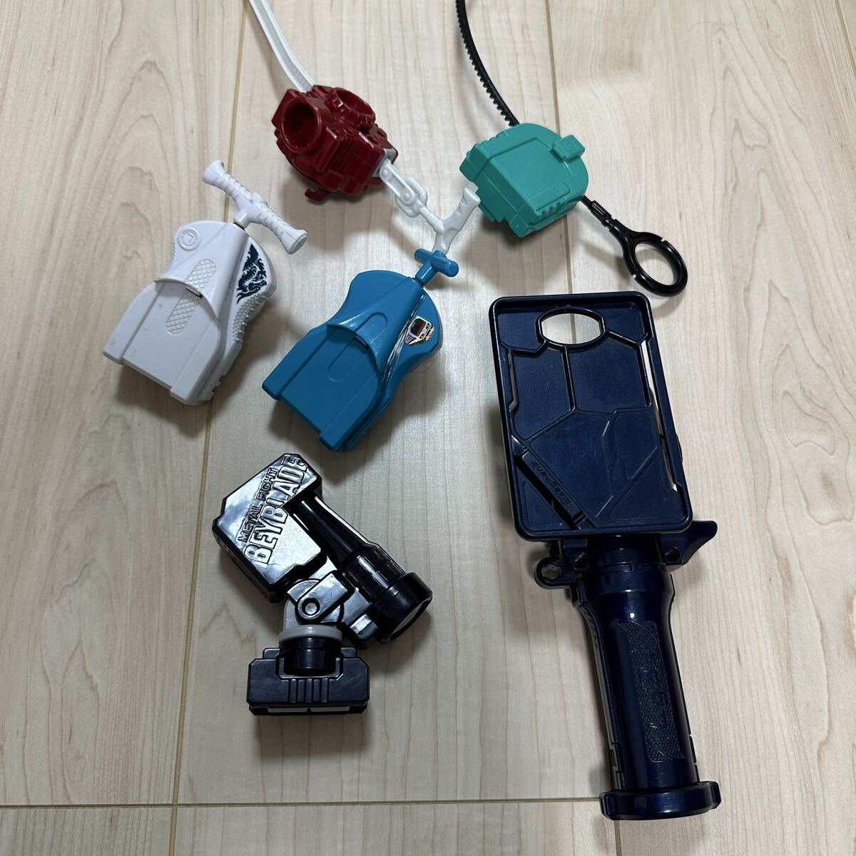 1円スタート メタルファイトベイブレード 30個セット ランチャーセット