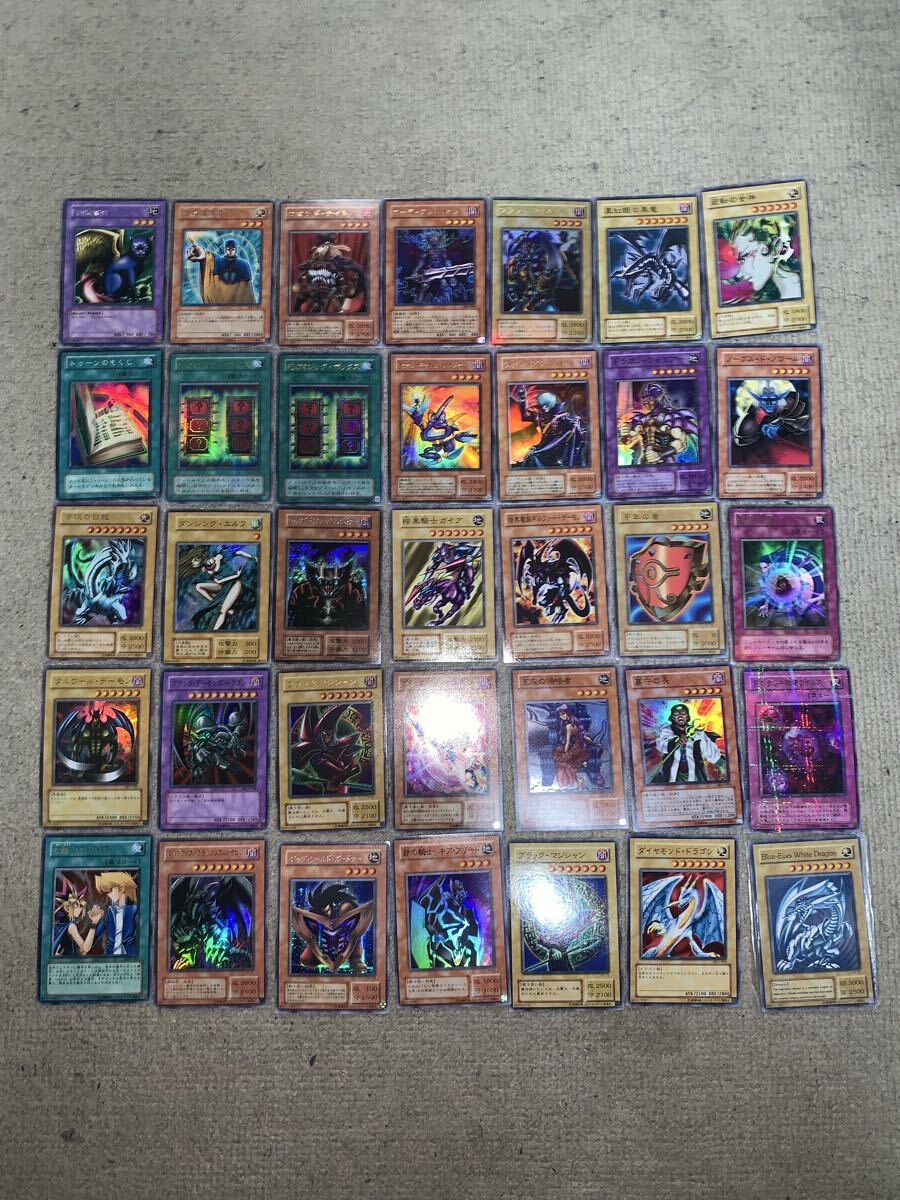 遊戯王】 初期、遊戯王カード35枚まとめ売り！ ブルーアイズ、ブラック