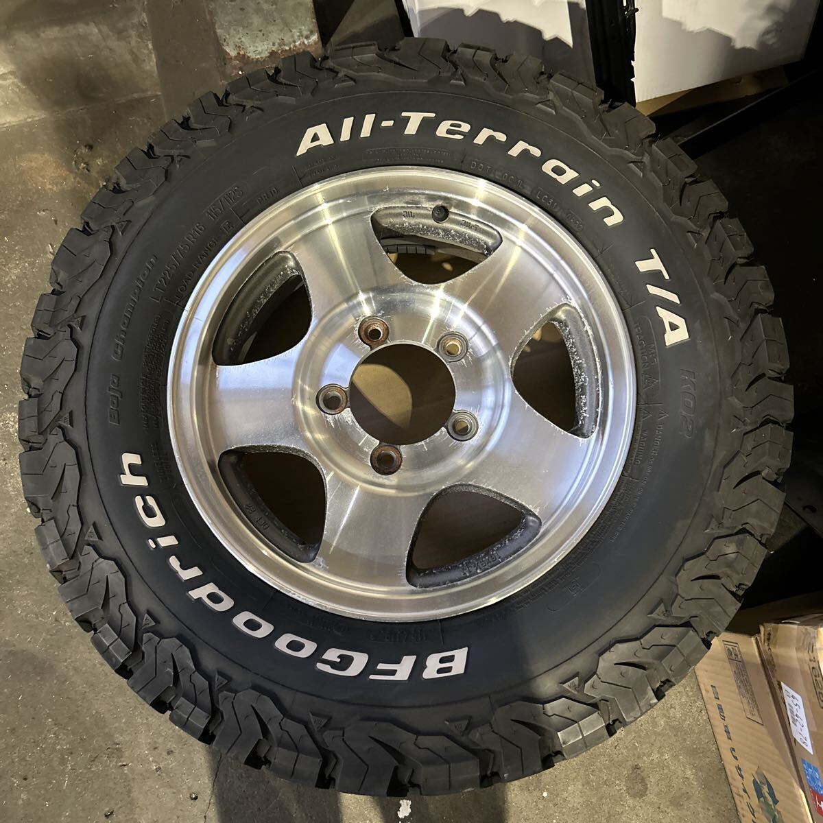 ジムニー 225/75R16 BFGoodrich All-Terrain T/A JA11純正アルミ ENKEI