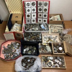 外国 コイン まとめのYahoo!オークション(旧ヤフオク!)の相場・価格を