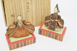 美品　雛人形の絵画　男雛女雛　木製の額縁入り 雛人形のYahoo!オークション(旧ヤフオク!)の相場・価格を見る｜Yahoo