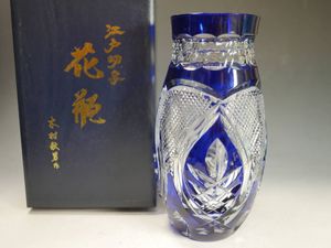 切子花瓶の値段と価格推移は？｜18件の売買データから切子花瓶の価値が