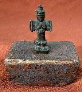 兜仏　兜守　観音様　古銅　高さ約3.6cm アンティーク　骨董　カ10 兜仏の値段と価格推移は？｜12件の売買データから兜仏の価値がわかる