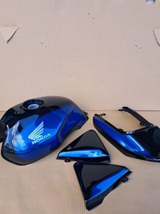 CB400SF タンクの値段と価格推移は？｜149件の売買データからCB400SF