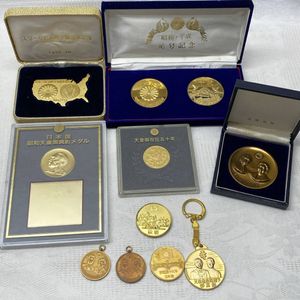 天皇御在位五十年の値段と価格推移は？｜12件の売買データから天皇御在