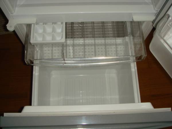 【シャープ ノンフロン冷凍冷蔵庫 SJ-14M-S 135L 2007年製】_3