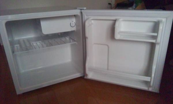 MORITA 電気冷蔵庫 MR-D05BB(W) 2011年製_2