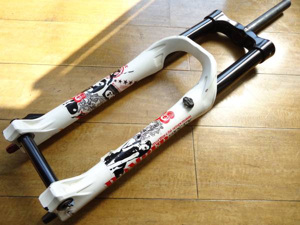 DH用高剛性フォーク マルゾッキ 66 RCV 180mmトラベル(サスペンション