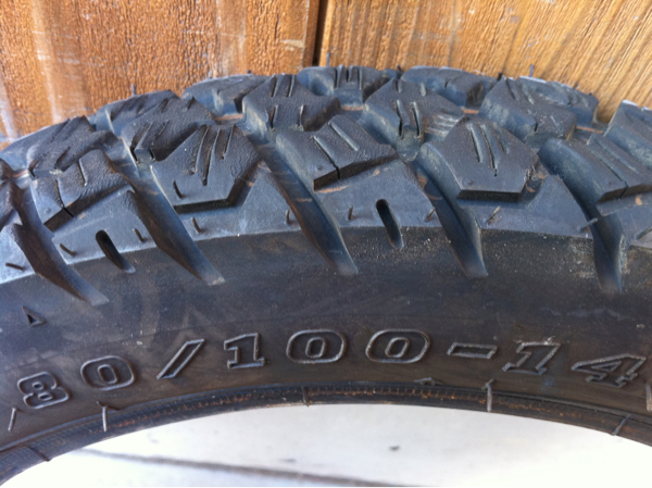 ホンダ スーパーカブ１１０ＰＲＯ用 スタッドレスタイヤ_2
